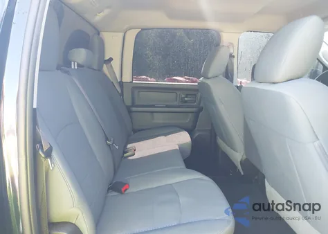 2019 Ram 1500 Classic Express 4X4 5'7 Box z USA, uszkodzony, nr VIN 1C6RR7KG9KS709945